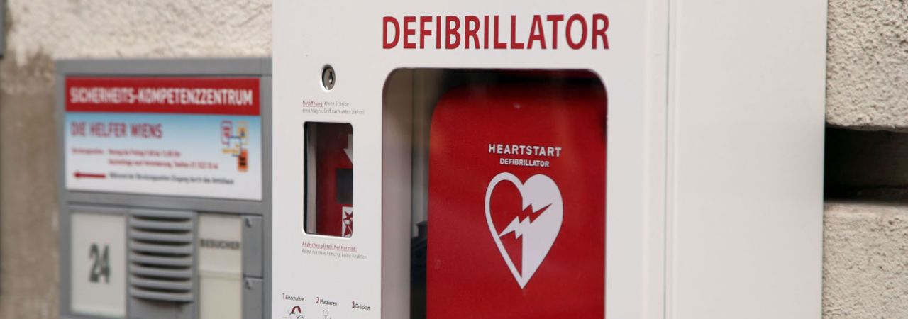 Defibrillator